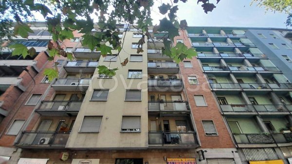 appartamento in vendita a Milano in zona Lorenteggio