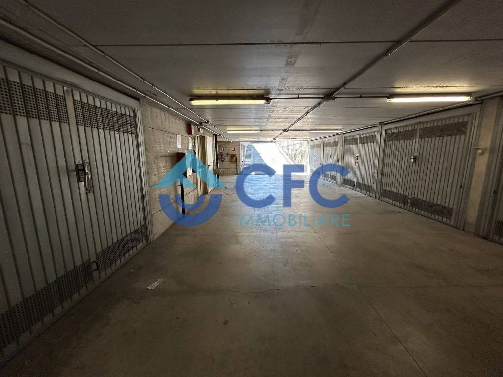 ufficio in vendita a Milano in zona Adriano