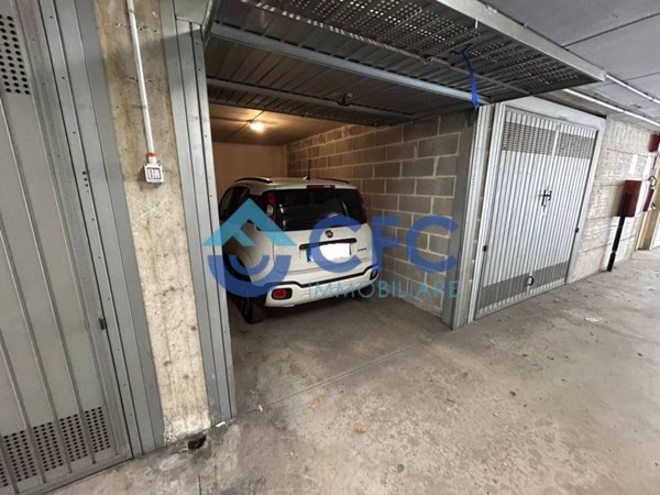 ufficio in vendita a Milano in zona Adriano