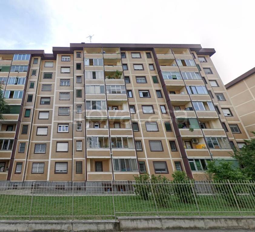appartamento in vendita a Milano in zona Gallaratese