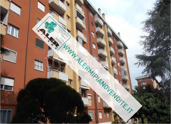 appartamento in vendita a Milano in zona Lorenteggio