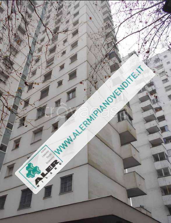 appartamento in vendita a Milano in zona Gratosoglio