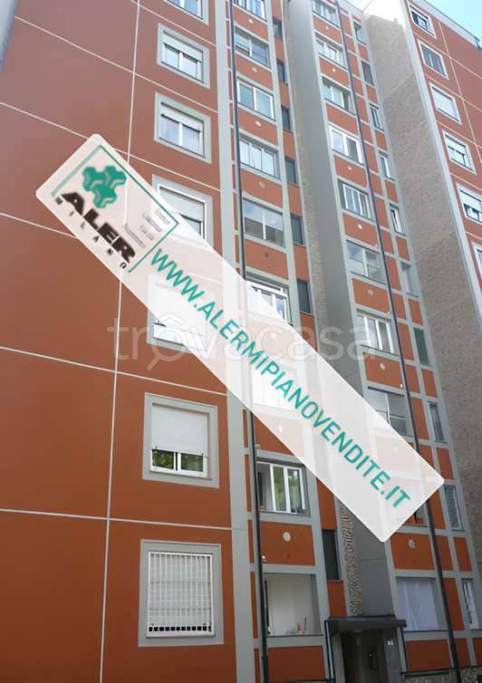 appartamento in vendita a Milano in zona Quartiere degli Olmi
