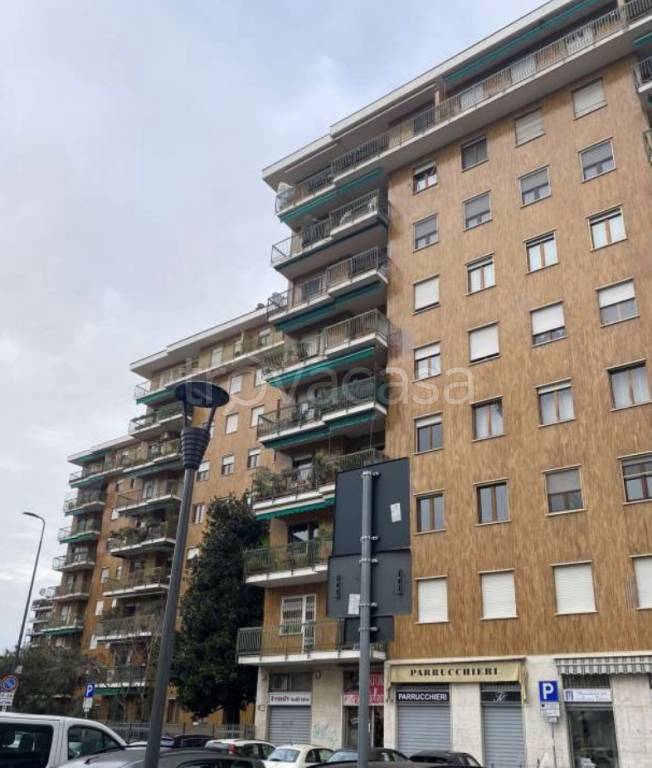 appartamento in vendita a Milano in zona Lorenteggio