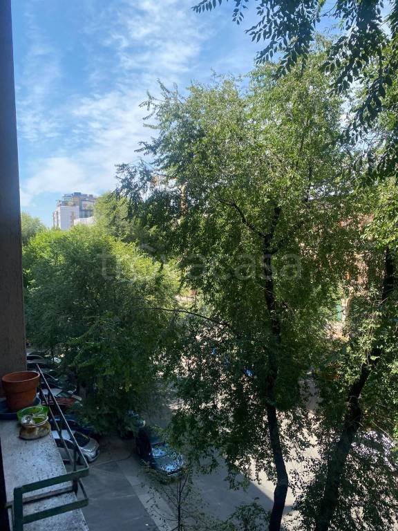 appartamento in vendita a Milano in zona Città Studi
