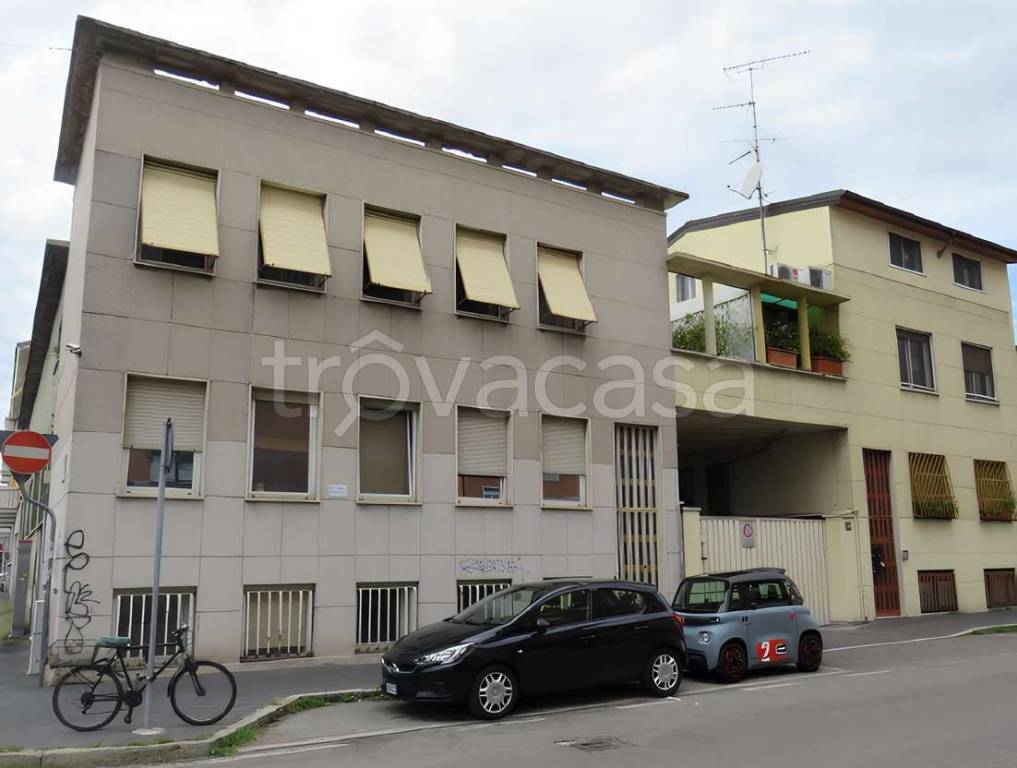 appartamento in vendita a Milano in zona Bovisa