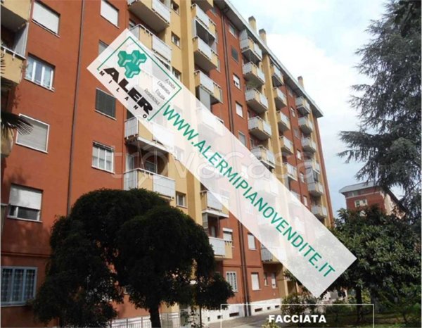 appartamento in vendita a Milano in zona Lorenteggio