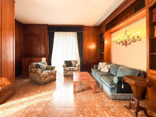 appartamento in vendita a Milano in zona Centro Direzionale