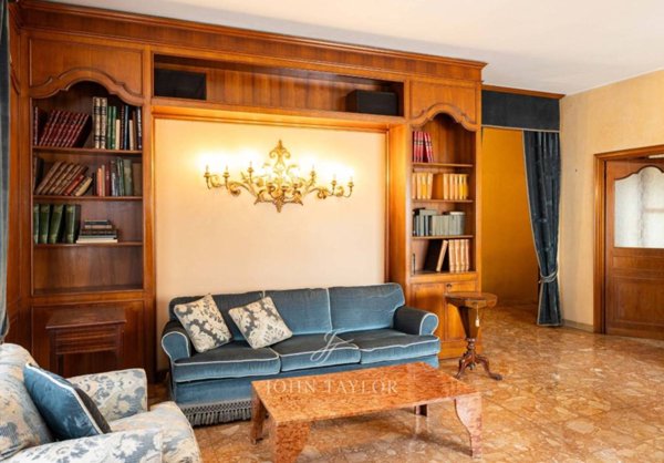 appartamento in vendita a Milano in zona Porta Venezia