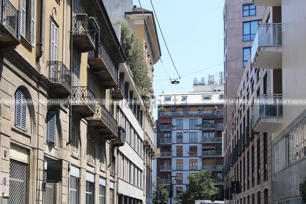 appartamento in vendita a Milano in zona Guastalla