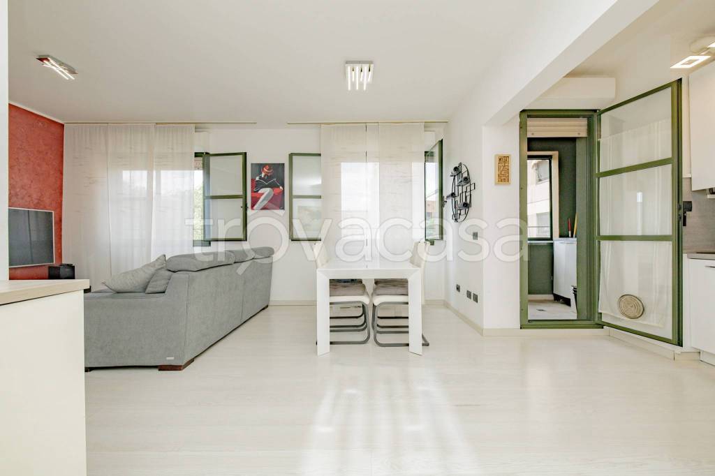 appartamento in vendita a Milano in zona Vigentino