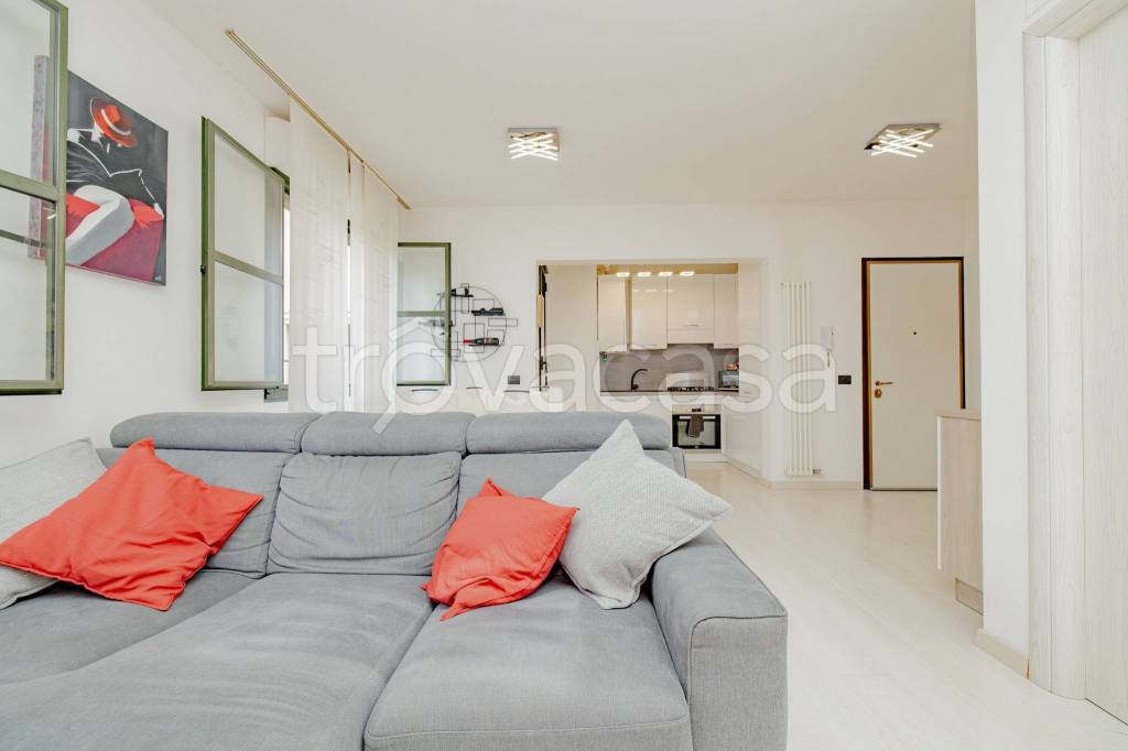 appartamento in vendita a Milano in zona Vigentino