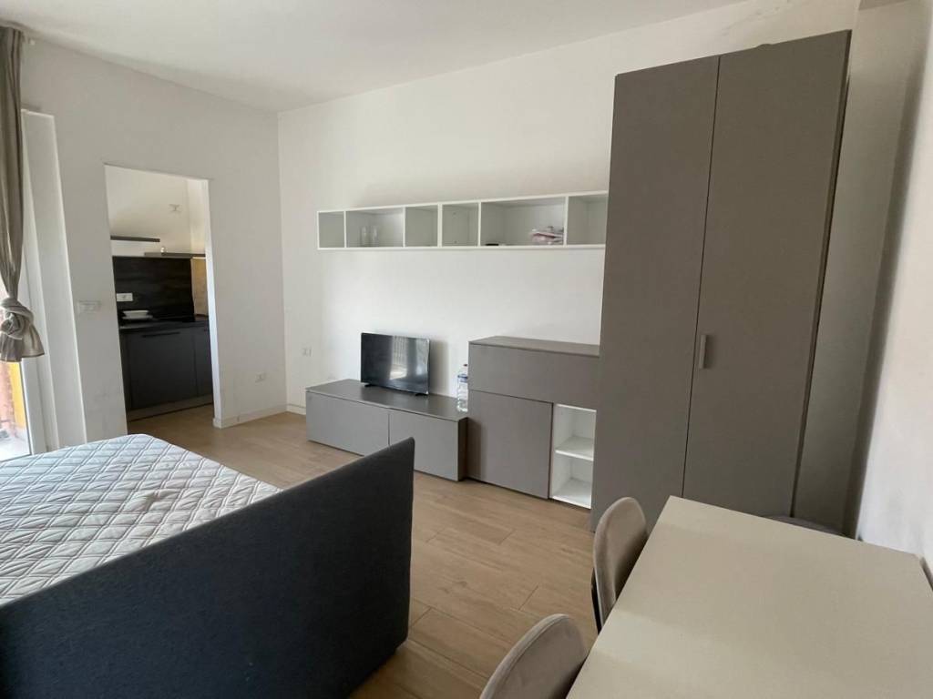 appartamento in vendita a Milano in zona Famagosta
