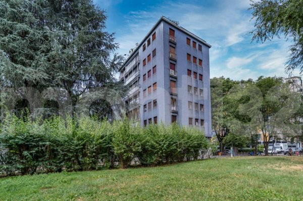 appartamento in vendita a Milano in zona Sempione