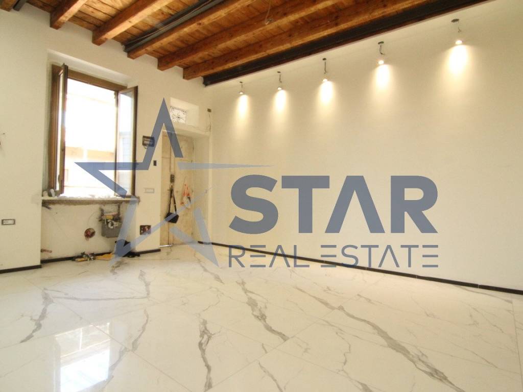 appartamento in vendita a Milano in zona Adriano