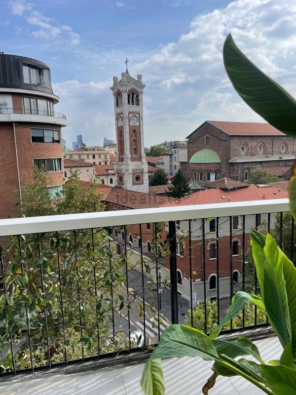 appartamento in vendita a Milano in zona Sempione