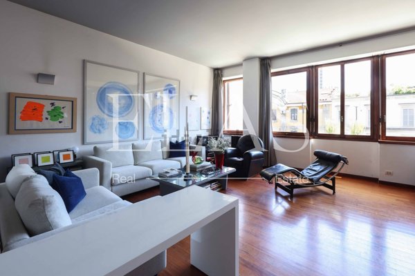 appartamento in vendita a Milano in zona Porta Nuova