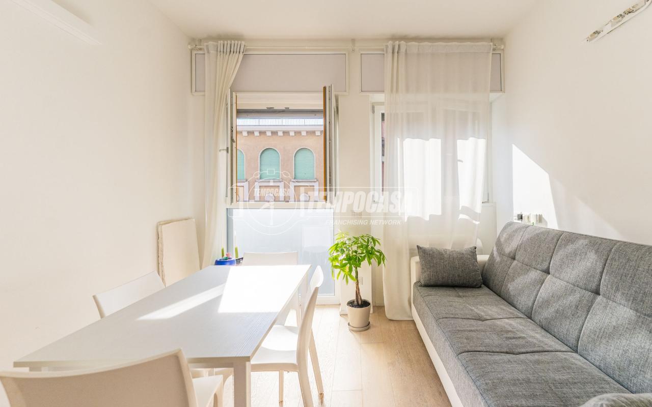 appartamento in vendita a Milano in zona Isola