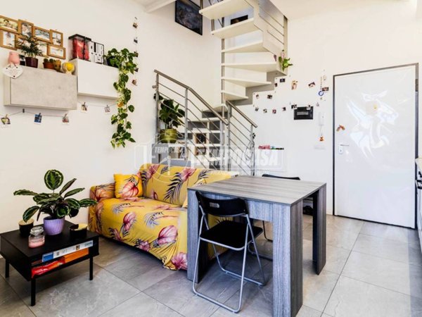 appartamento in vendita a Milano in zona Piazzale Lodi