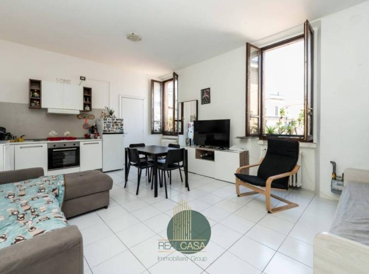 appartamento in vendita a Milano in zona Loreto
