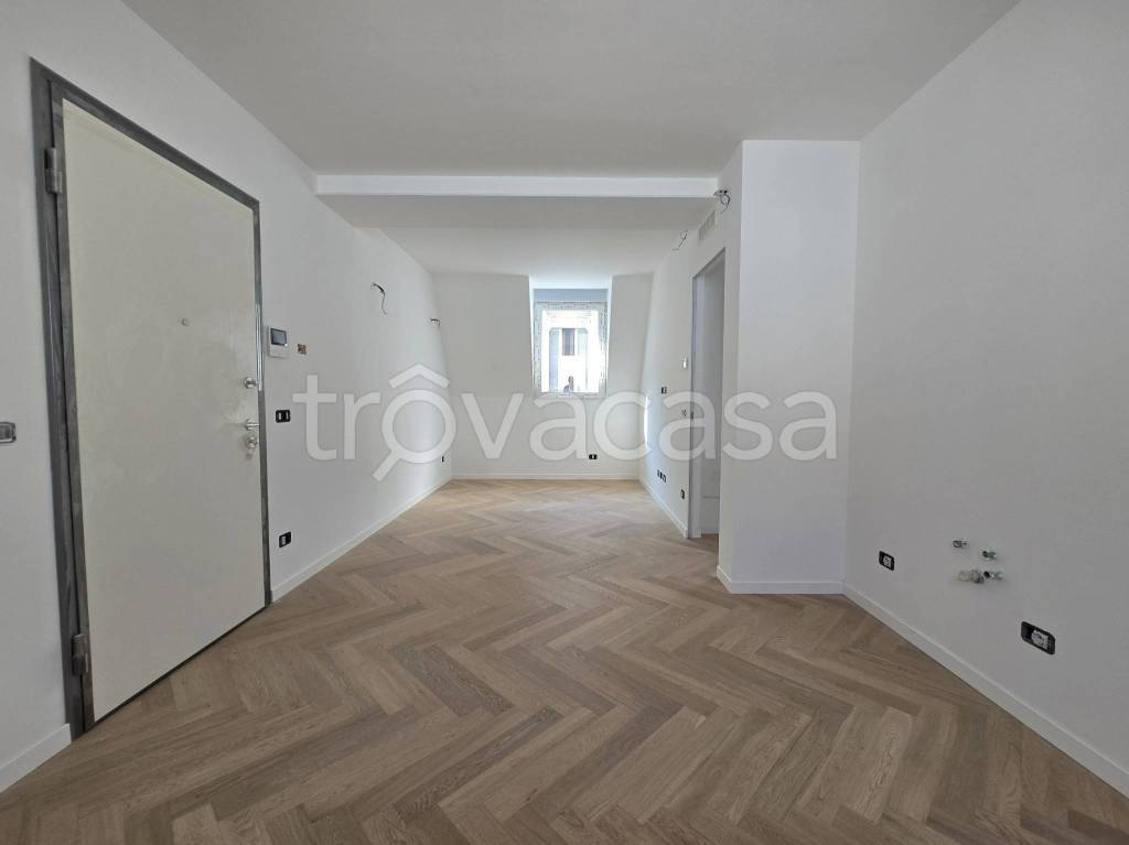 appartamento in vendita a Milano in zona Bullona