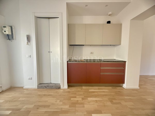 appartamento in vendita a Milano in zona Piazzale Lodi