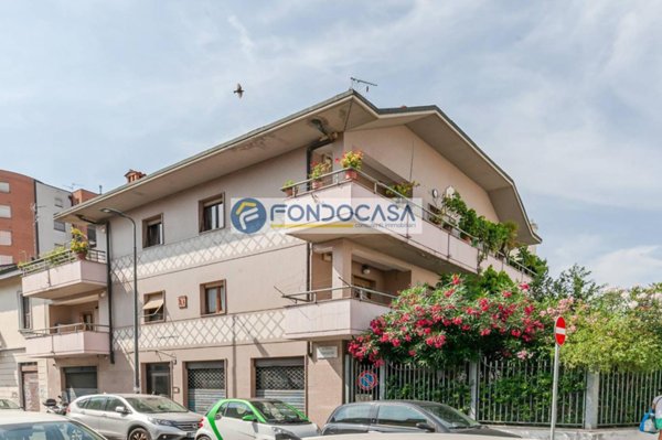 intera palazzina in vendita a Milano in zona Turro