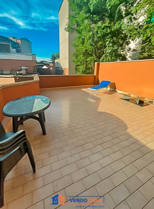 appartamento in vendita a Milano in zona Bullona