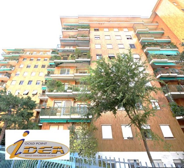 appartamento in vendita a Milano in zona Lorenteggio