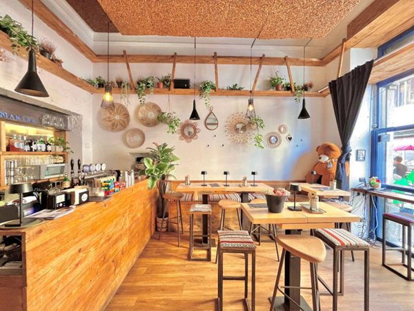 negozio in vendita a Milano in zona Isola