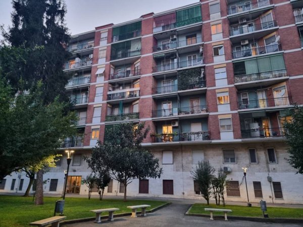 appartamento in vendita a Milano in zona Barona