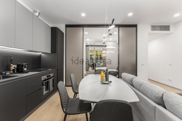 appartamento in vendita a Milano in zona Ponte Seveso