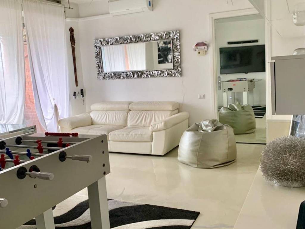 appartamento in vendita a Milano in zona Famagosta