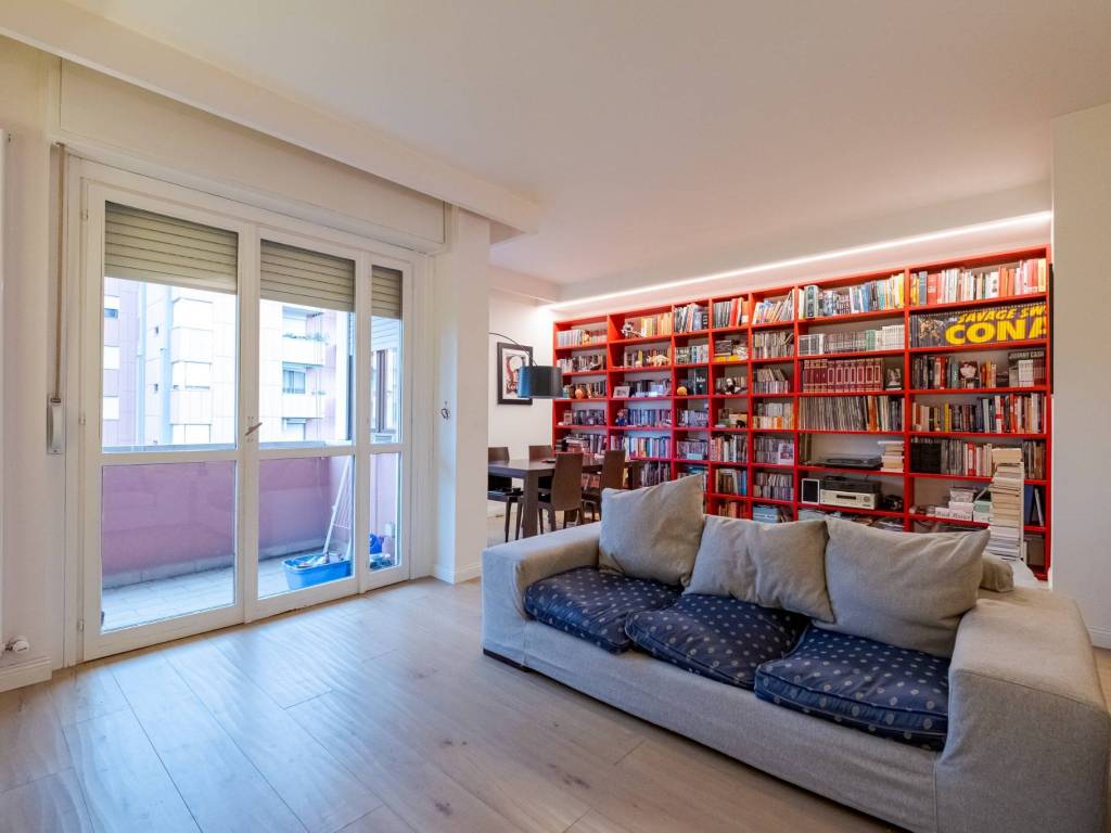 appartamento in vendita a Milano in zona Gallaratese