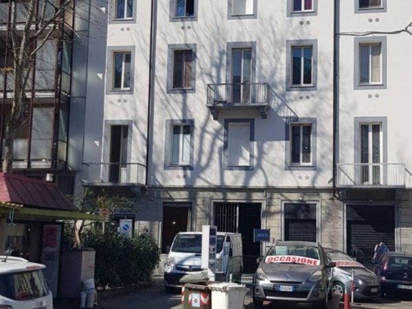 negozio in vendita a Milano in zona Vigentino