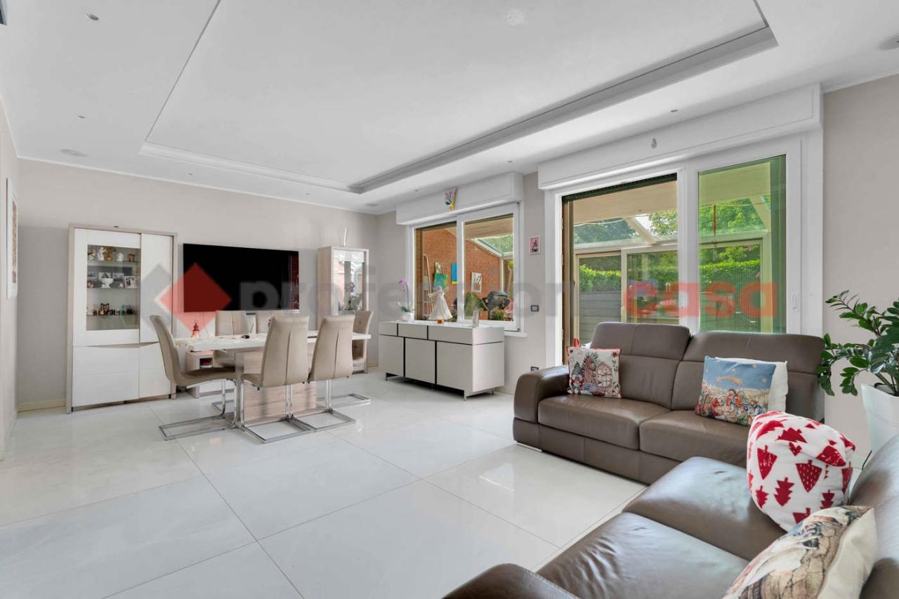 casa indipendente in vendita a Milano in zona Famagosta