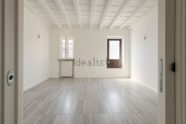 appartamento in vendita a Milano in zona Stadera
