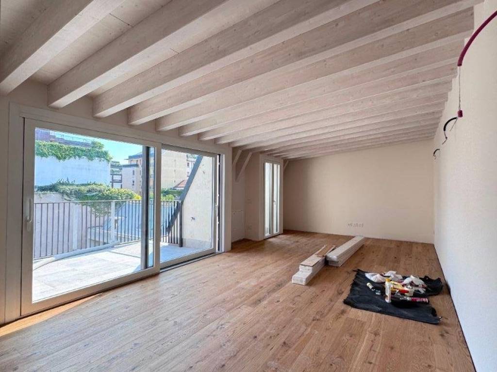 appartamento in vendita a Milano in zona Solari