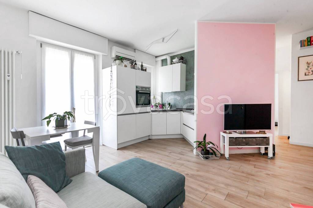 appartamento in vendita a Milano in zona Prato Centenaro