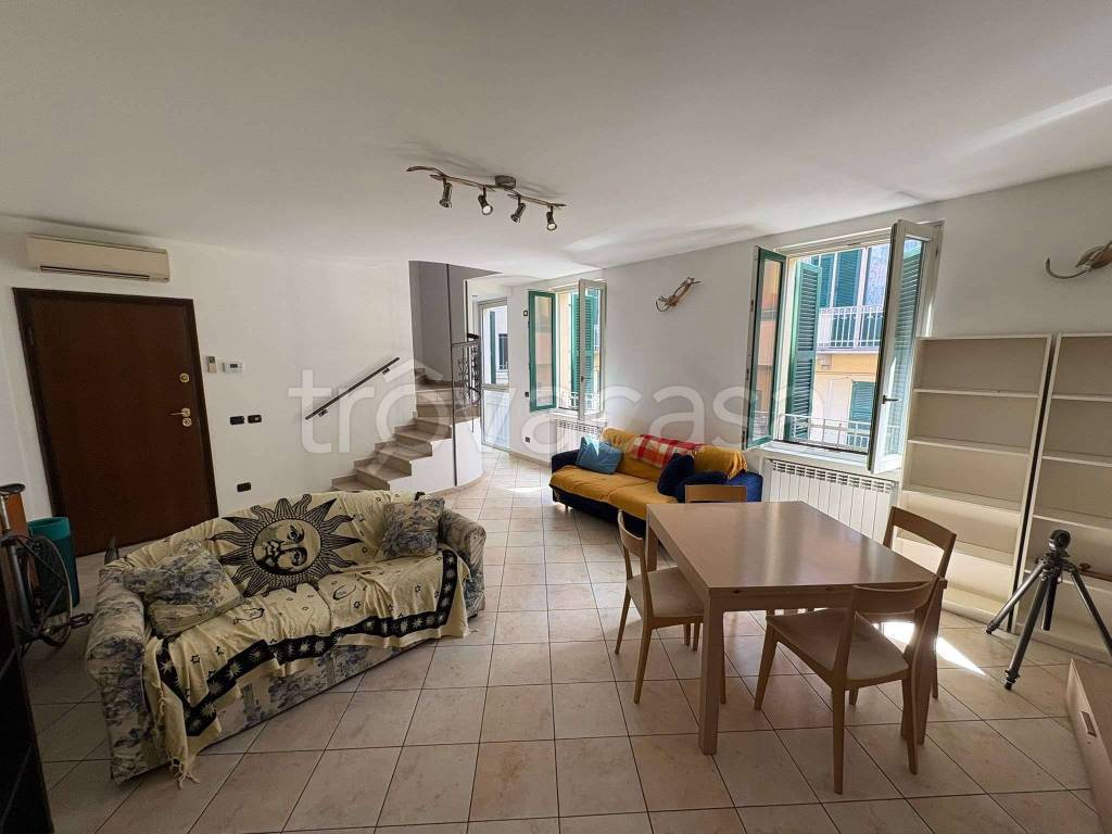 appartamento in vendita a Milano in zona Famagosta