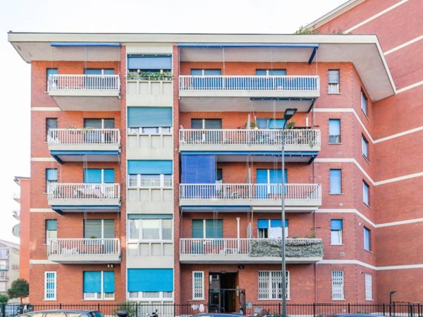 appartamento in vendita a Milano in zona Baggio
