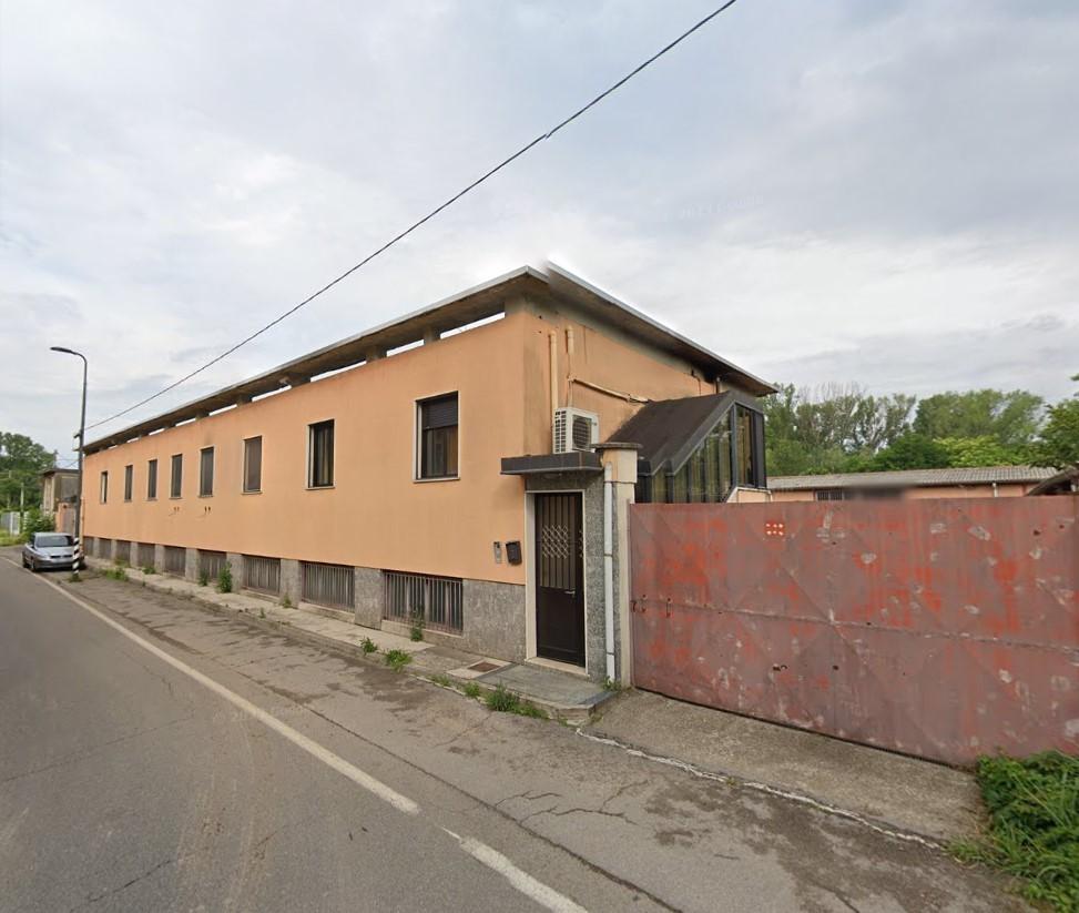 locale di sgombero in vendita a Milano in zona Selvanesco