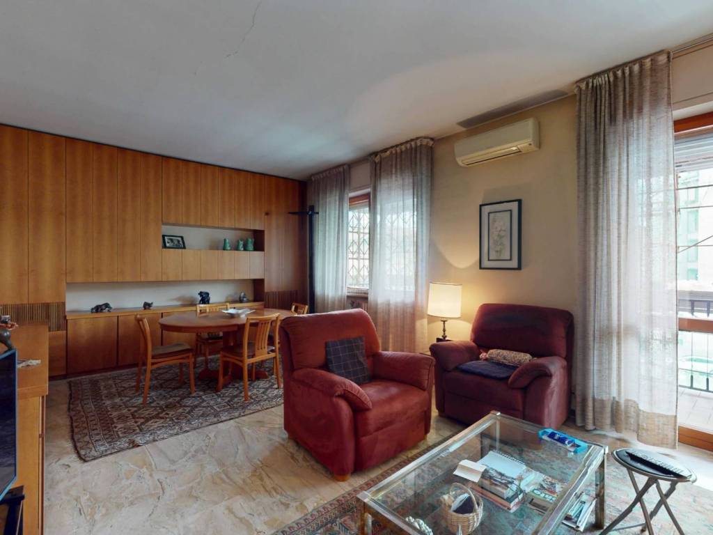 appartamento in vendita a Milano in zona Isola