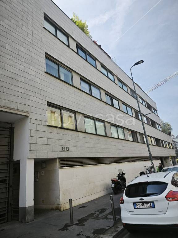 appartamento in vendita a Milano in zona Barona