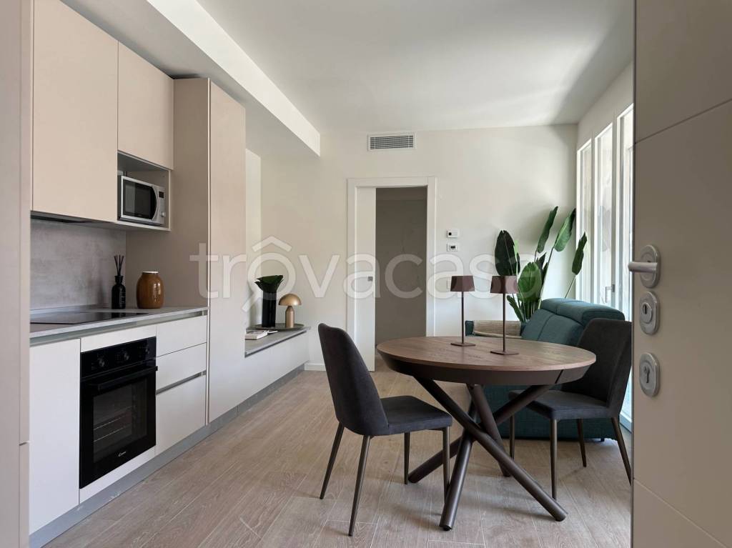 appartamento in vendita a Milano in zona Vigentino