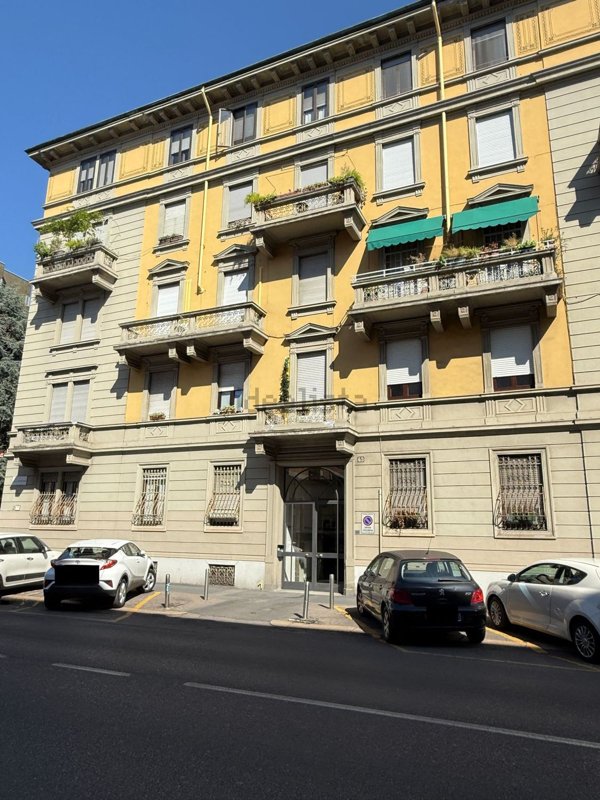 appartamento in vendita a Milano in zona Cinque Giornate
