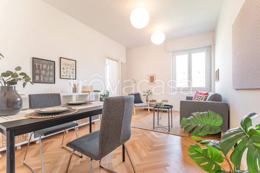 appartamento in vendita a Milano in zona Piazzale Lodi