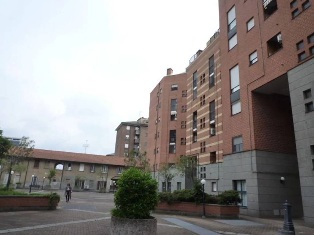 ufficio in vendita a Milano in zona Affori