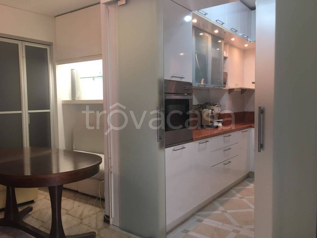 appartamento in vendita a Milano in zona Famagosta