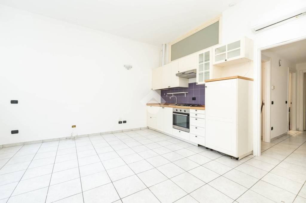 appartamento in vendita a Milano in zona Corvetto